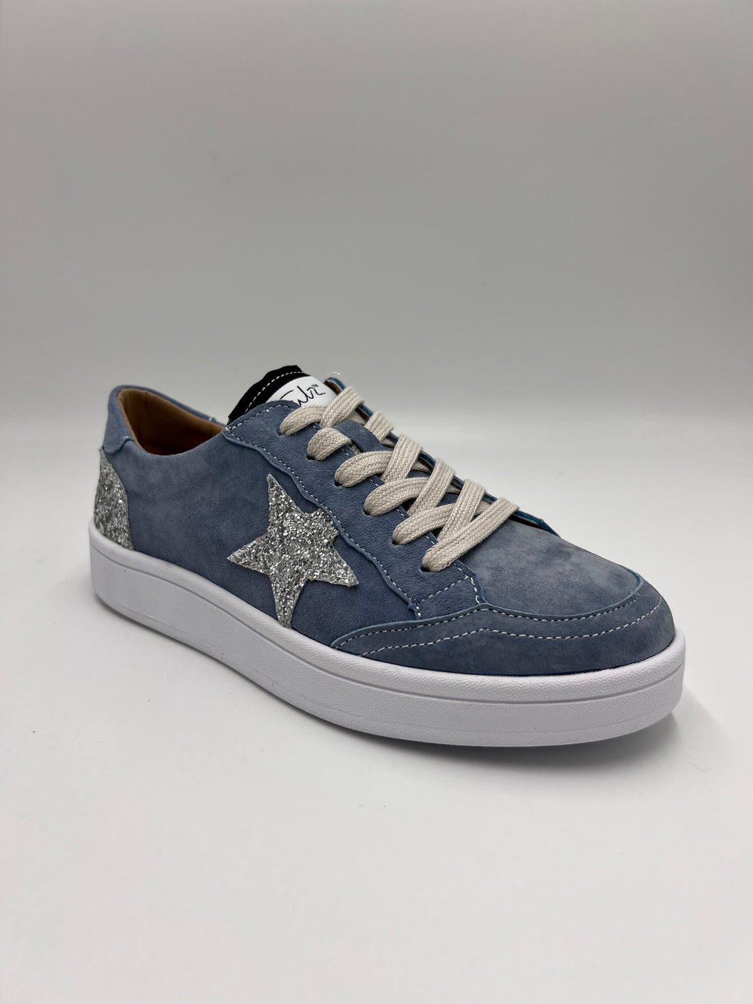 Mila Sneaker