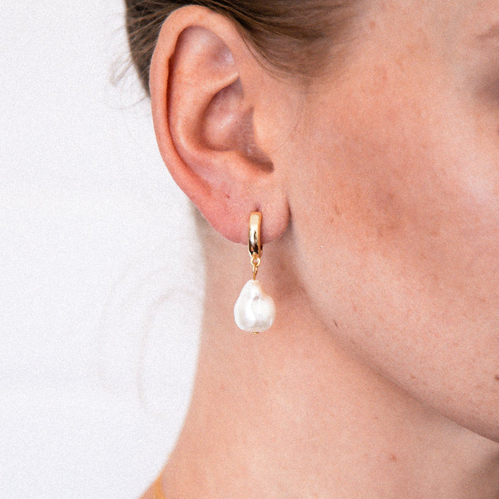 The Pearls Earrings